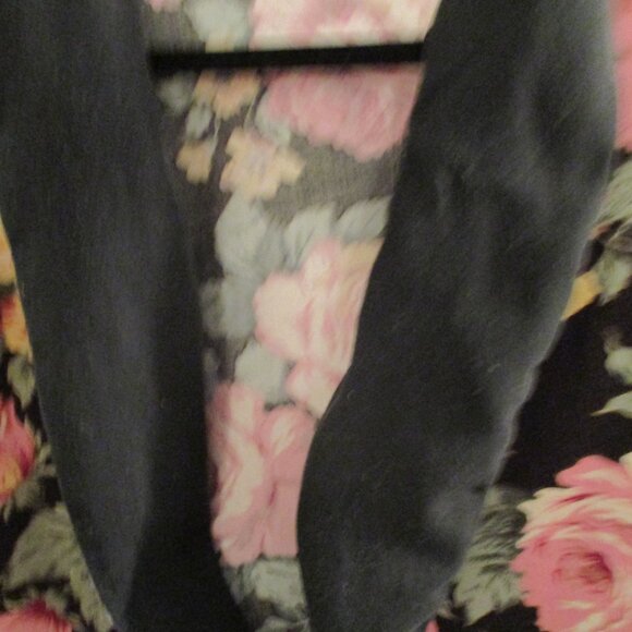 1980's vintage floral blazer, black with pink roses Size 8 - Picture 5 of 8